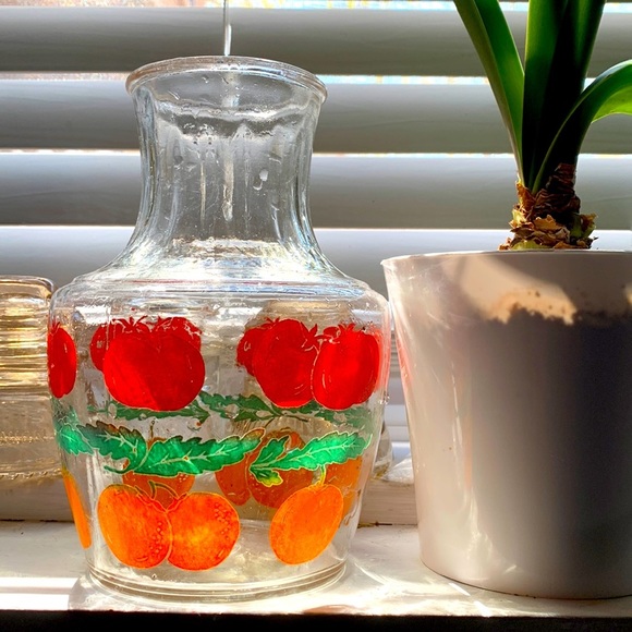 ANCHOR Hocking Retro Glass Carafe (With orange and tomato detailing. 🍊 🍅) - Picture 2 of 2
